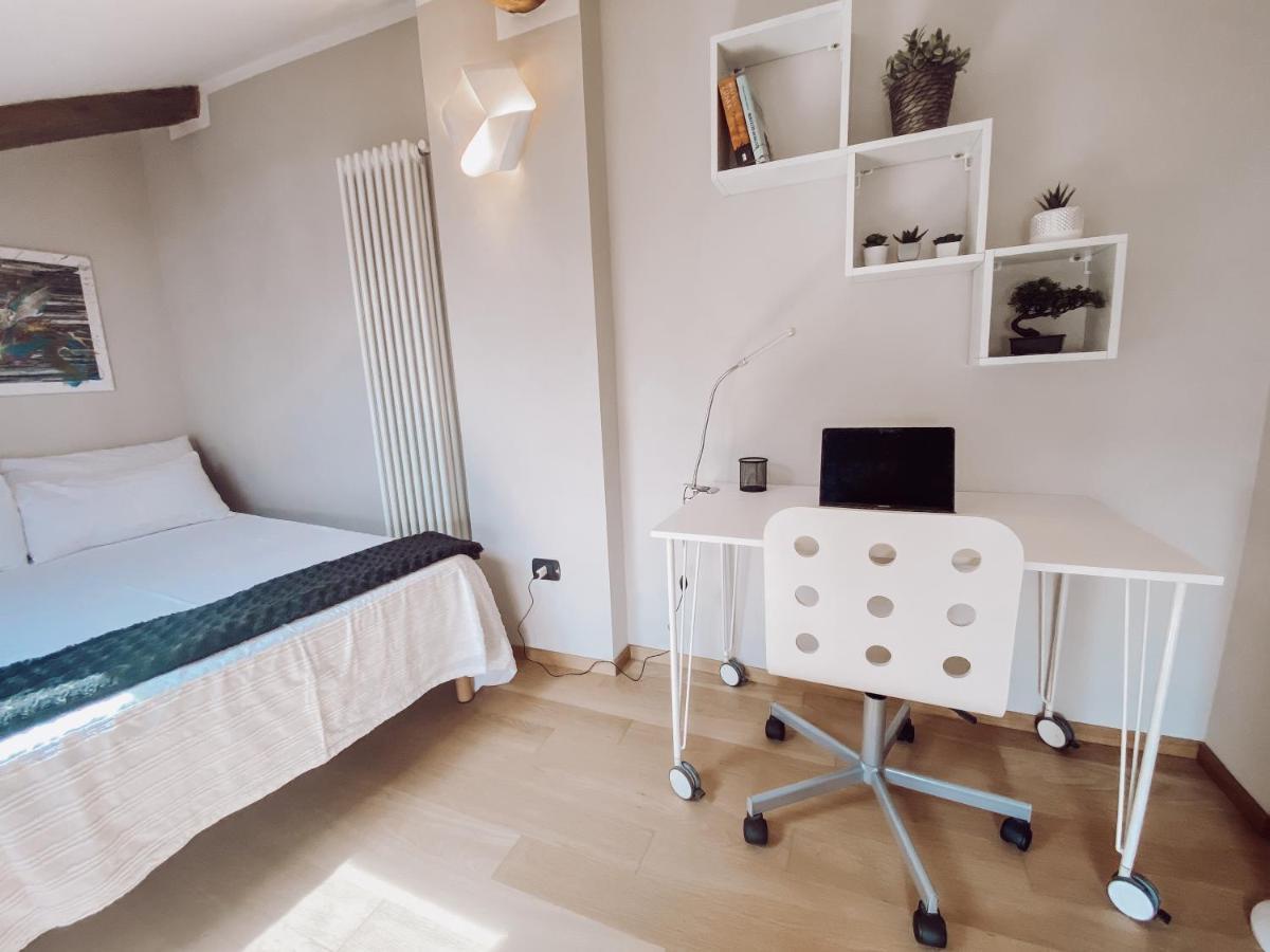 Historic Center Charming Apartment Free Wi-Fi Savigliano Dış mekan fotoğraf